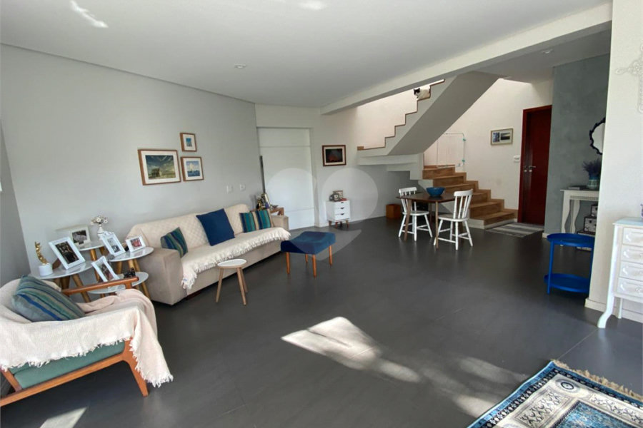 Casa à venda com 4 suítes no condomínio Alpes da Cantareira, Mairiporã - SP