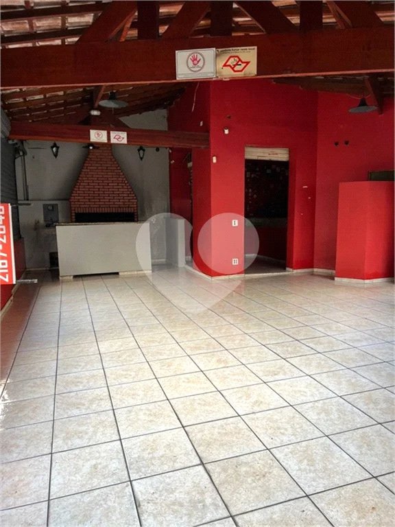 Sobrado à venda com 3 quartos, sendo 1 suíte, em Vila Vitório Mazzei, São Paulo, SP