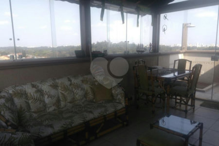 Casa à venda com 3 quartos, sendo 1 suíte, no condomínio Algarve Residencial, São Paulo - SP