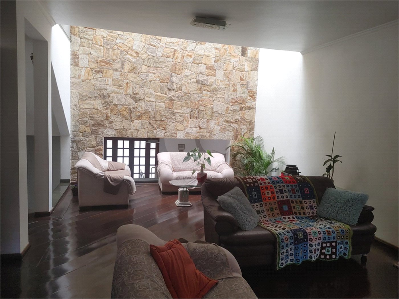 Casa à venda com 4 quartos, sendo 2 suítes, em Parque dos Príncipes, São Paulo, SP