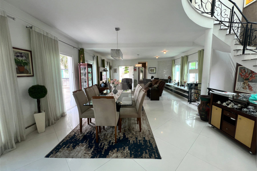 Casa à venda com 3 suítes no condomínio Quinta de Santo Antônio, São Paulo - SP