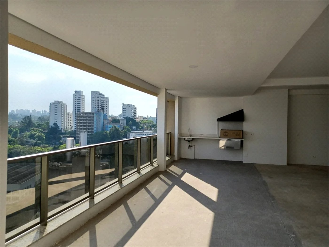 Apartamento à venda com 4 suítes em Real Parque, São Paulo, SP