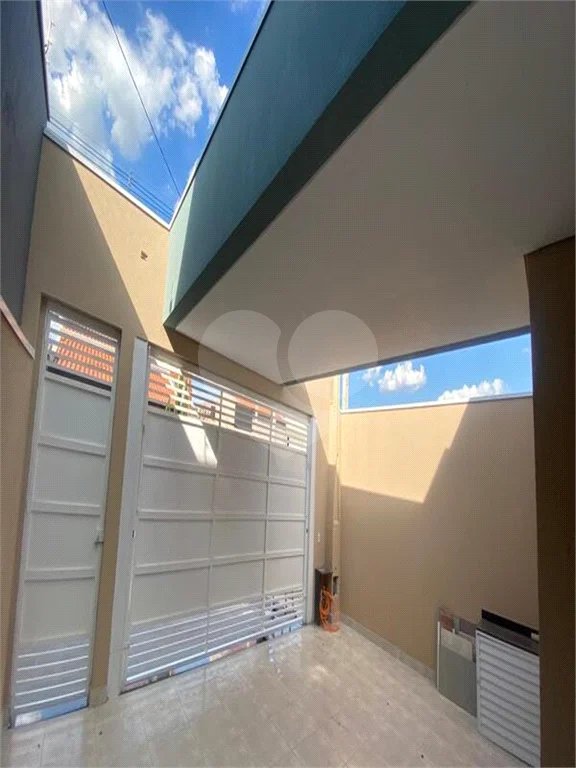 Linda casa nova á venda Jardim dos Sabias, 2 dormitorios um suite, uma vaga. 129m² de construção.