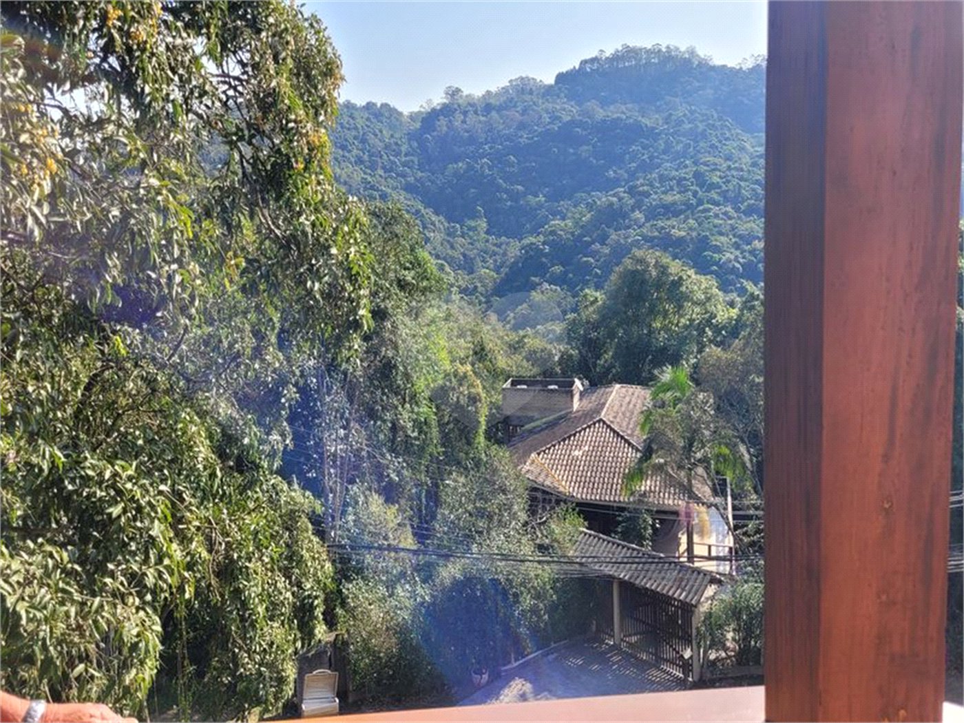 Casa à venda com 4 quartos, sendo 2 suítes, no condomínio Alpes da Cantareira, Mairiporã - SP