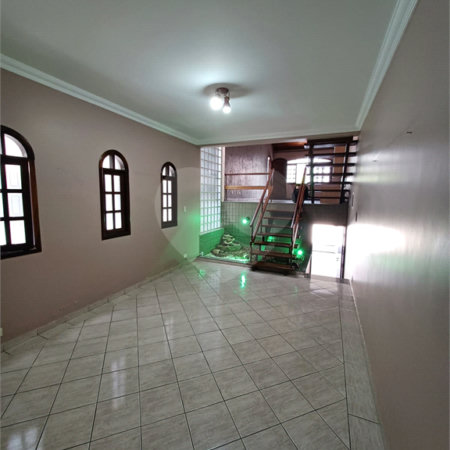 Sobrado à venda com 3 quartos, sendo 1 suíte,  em Jardim Pinheiros, São Paulo, SP