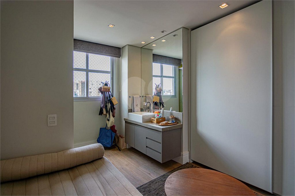 Apartamento à venda com 2 suítes em Jardim Europa, São Paulo, SP