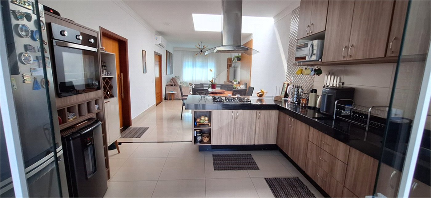 Casa à venda com 3 quartos, sendo 1 suíte, em Pinheirinho, Vinhedo, SP