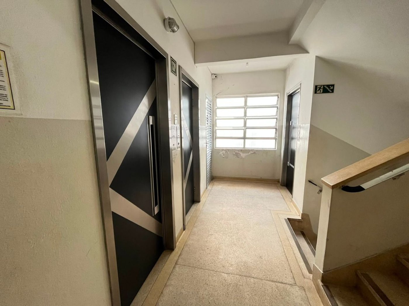 Apartamento na Quadra da Praia na Ponta da Praia – Andar Alto | Excelente Oportunidade em Santos!