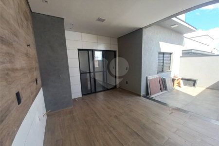 Casa à venda com 3 quartos, sendo 1 suíte, no condomínio Horto Florestal Villagio, Sorocaba - SP