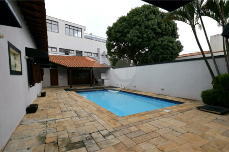 Casa à venda com 4 quartos, sendo 2 suítes, em Jardim São Bento, São Paulo, SP