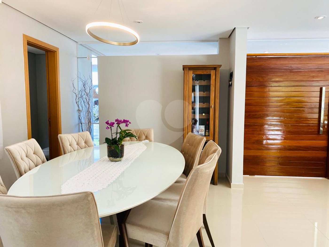 Casa à venda com 4 quartos, sendo 2 suítes, no condomínio Residencial Vila Lagos, São Paulo - SP