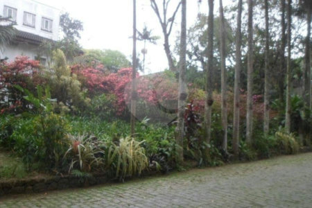 Terreno à venda com 1 suíte no condomínio Chácara Flora, São Paulo - SP