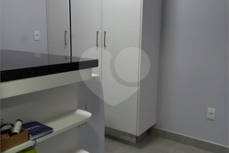 Sobrado à venda com 5 quartos, sendo 3 suítes, em Residencial Jatobás, Louveira, SP