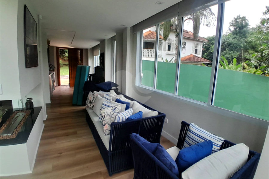 Casa à venda com 3 quartos, sendo 1 suíte,  no condomínio Alpes da Cantareira, Mairiporã - SP