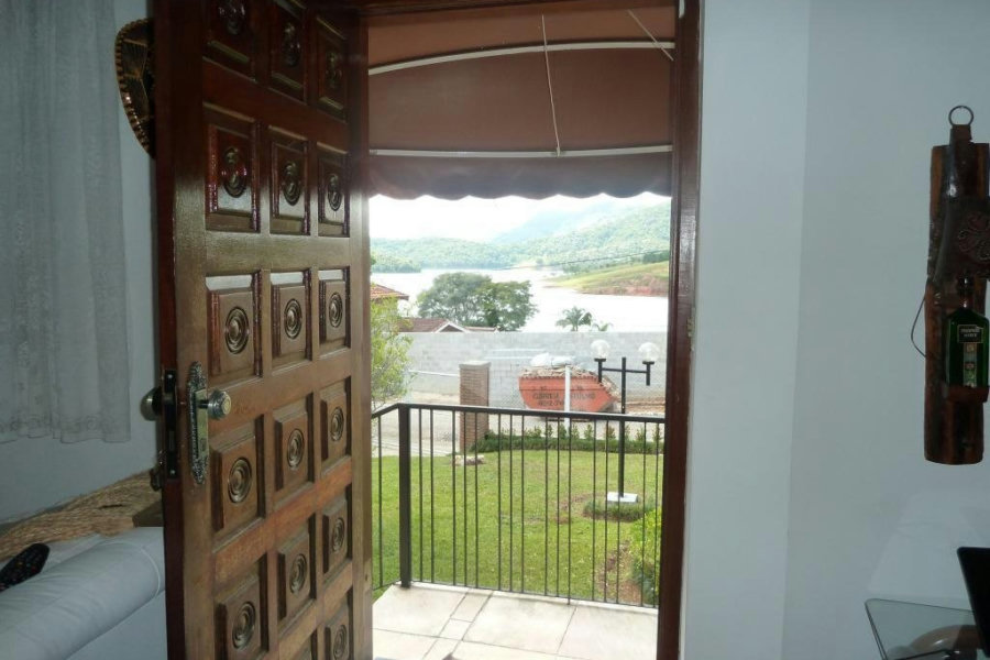 Chácara à venda com 3 quartos, sendo 1 suíte, em Vila Salles, Atibaia, SP