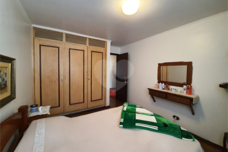 Sobrado à venda com 3 quartos, sendo 1 suíte,  em Jardim Rizzo, São Paulo, SP