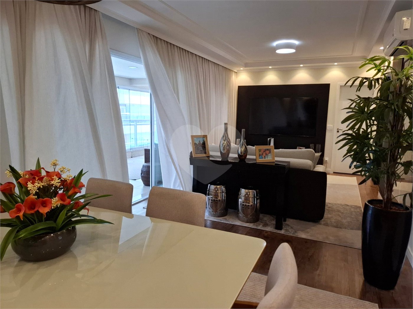 Apartamento à venda com 3 suítes em Barra Funda, São Paulo, SP