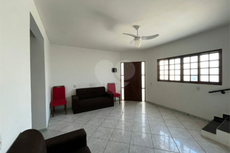 Casa à venda com 4 quartos, sendo 2 suítes, em Nova Cerejeira, Atibaia, SP