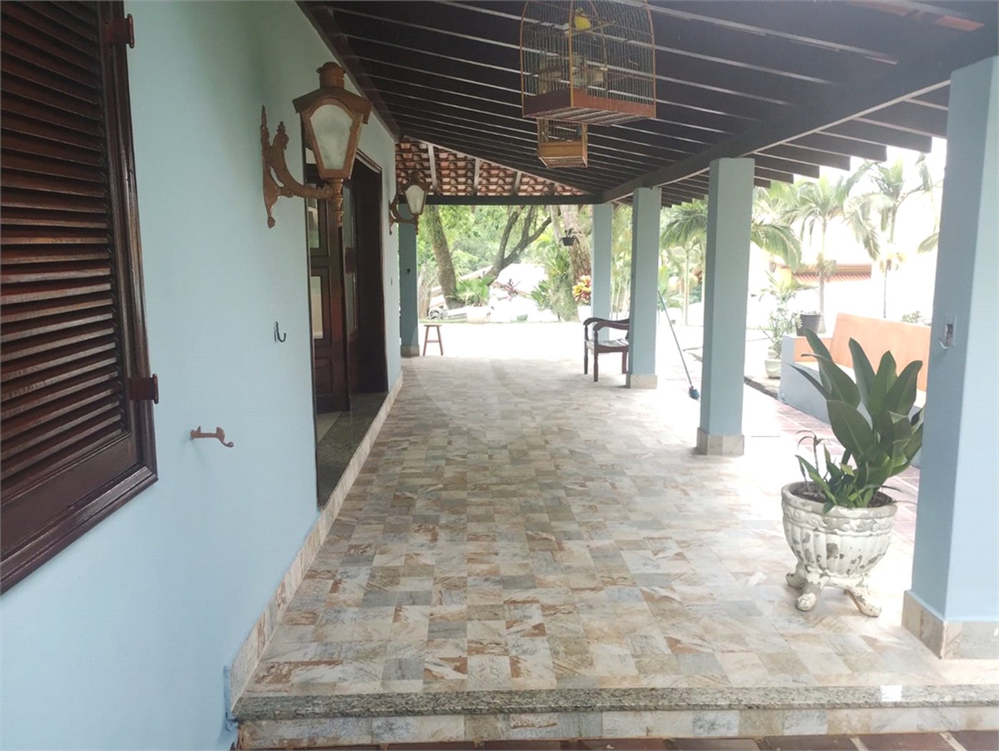 Casa à venda com 5 quartos, sendo 4 suítes, no condomínio Chácaras Flórida, Itu - SP