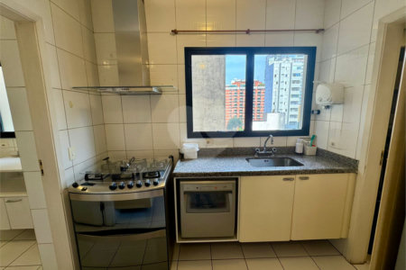 Apartamento à venda com 4 quartos, sendo 2 suítes,  em Pinheiros, São Paulo, SP
