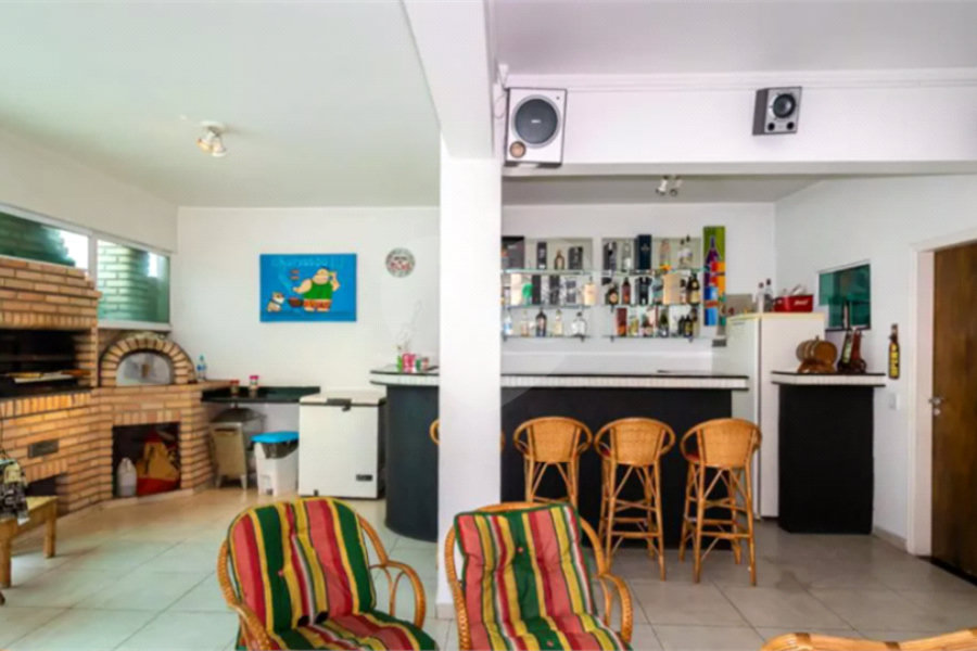 Sobrado à venda com 3 quartos, sendo 1 suíte, em Tremembé, São Paulo, SP