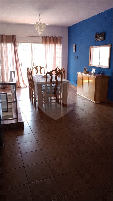 Casa à venda com 3 quartos, sendo 1 suíte,  em Parque Maria Domitila, São Paulo, SP