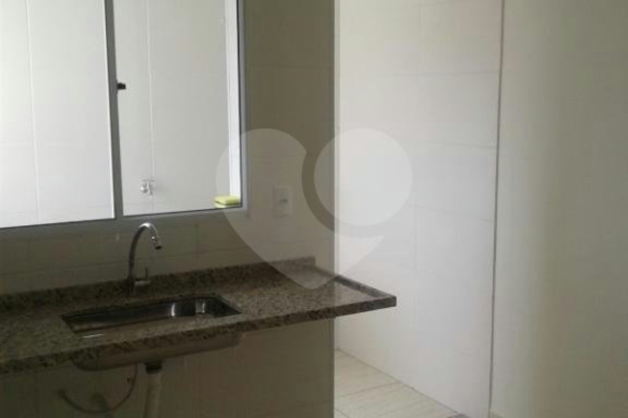 Casa à venda com 1 quarto no condomínio Camila I, São Paulo - SP