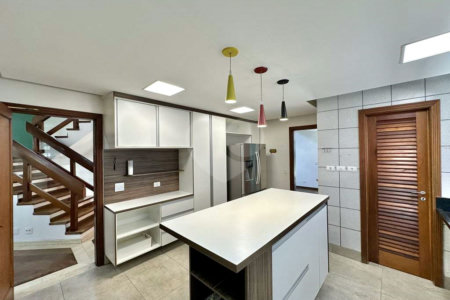 Casa à venda com 4 quartos, sendo 2 suítes,  no condomínio São Paulo Ii, Cotia - SP