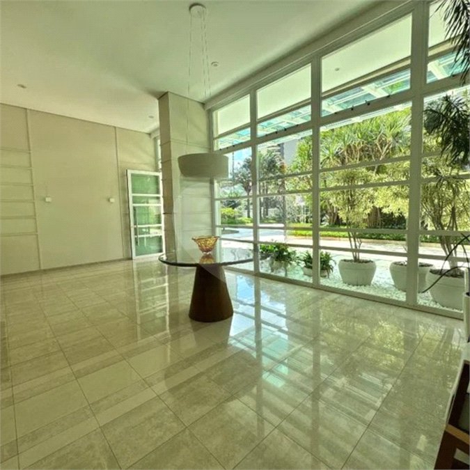 Apartamento à venda com 3 suítes em Vila Suzana, São Paulo, SP