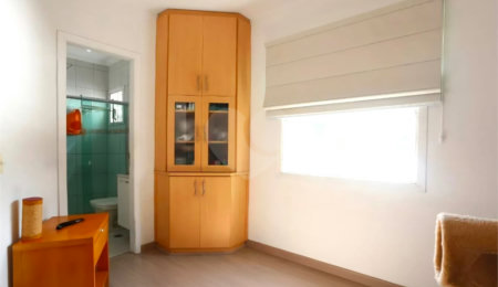 Casa à venda com 3 quartos, sendo 1 suíte, no condomínio Residencial Villagio, São Paulo - SP