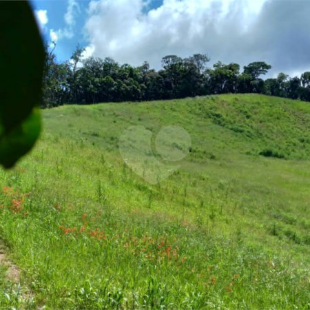 Sítio à venda com 5 quartos, sendo 1 suíte,  em Área Rural de Tapiraí, Tapiraí, SP