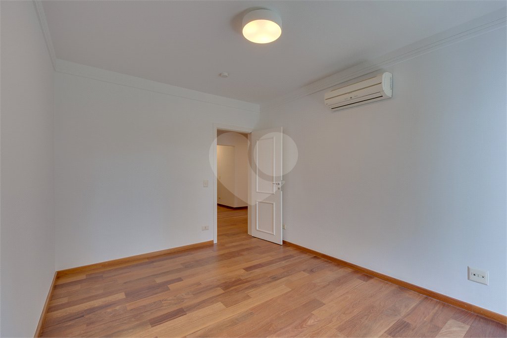 Apartamento à venda com 4 suítes em Jardim Marajoara, São Paulo, SP