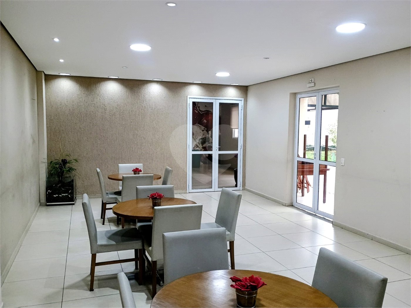 Apartamento à venda com 3 quartos, sendo 1 suíte,  em Vila Maria Alta, São Paulo, SP