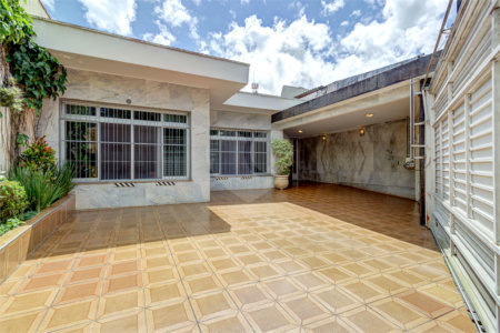 Casa à venda com 3 quartos, sendo 1 suíte, em Santo Amaro, São Paulo, SP