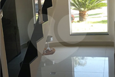 Casa à venda com 3 quartos, sendo 1 suíte, no condomínio Campos do Conde I, Paulínia - SP