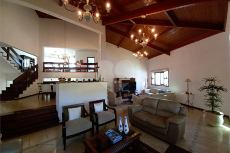 Casa à venda com 4 quartos, sendo 1 suíte, no condomínio Vale do Itamaracá, Valinhos - SP