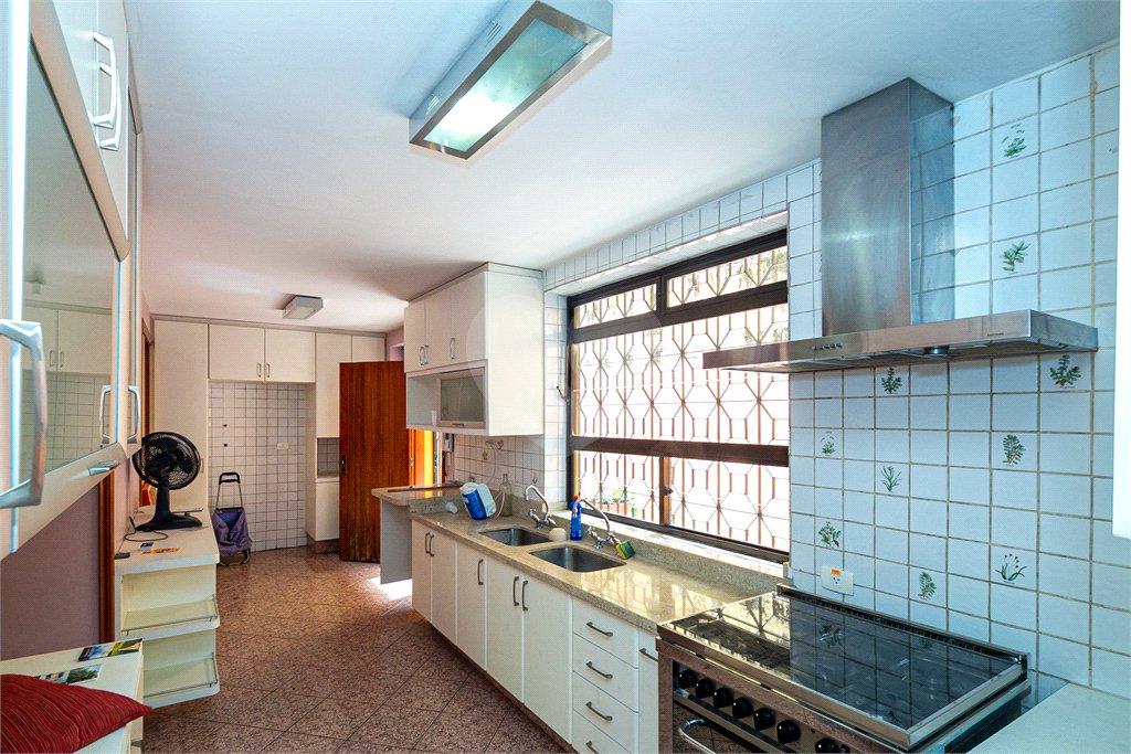 Casa à venda com 4 quartos, sendo 1 suíte, em Jardim Marajoara, São Paulo, SP