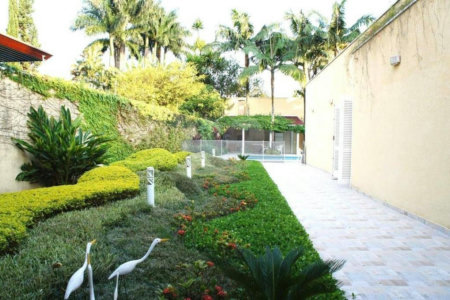 Casa Térrea à venda com 4 suítes em Jardim Cordeiro, São Paulo, SP