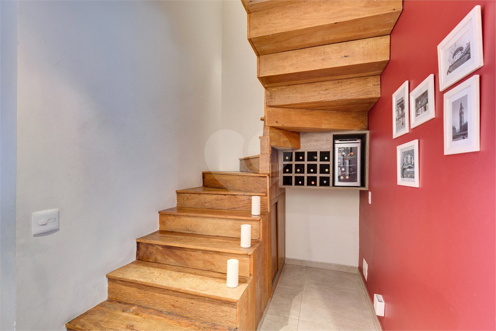 Casa à venda com 4 quartos, sendo 3 suítes, no condomínio Vila Hípica, São Paulo - SP
