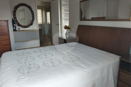 Apartamento à venda com 3 quartos, sendo 2 suítes,  em Cidade São Francisco, São Paulo, SP