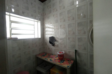 Casa à venda com 6 quartos, sendo 2 suítes, em Chora Menino, São Paulo, SP