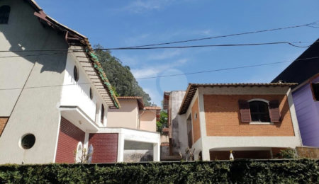 Sobrado à venda com 4 quartos, sendo 1 suíte,  em Jardim Floresta, São Paulo, SP
