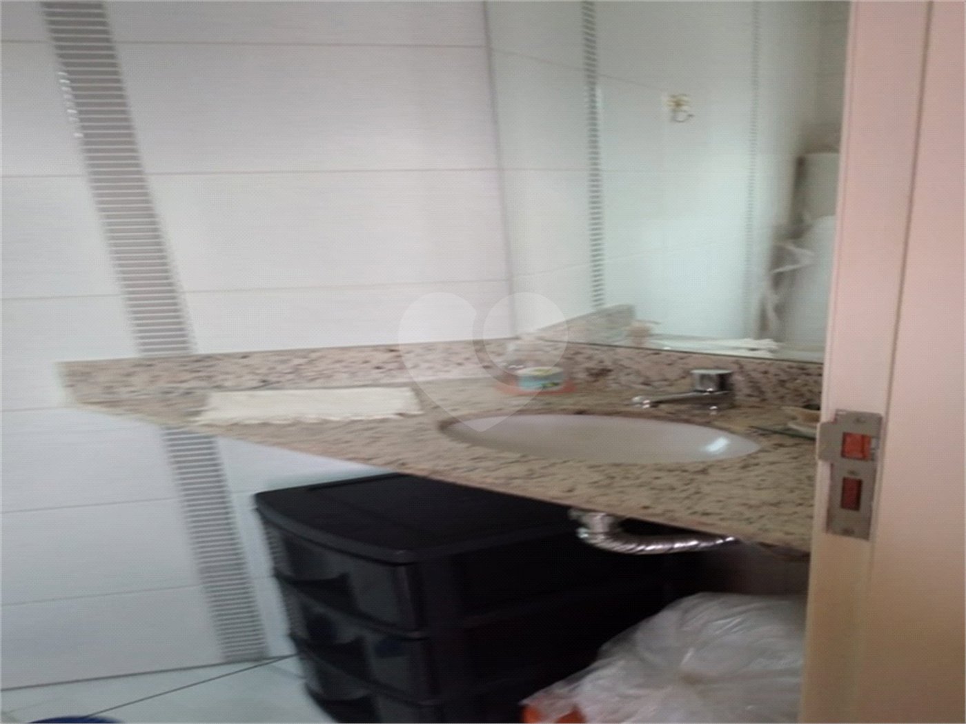 Casa à venda com 3 quartos, sendo 2 suítes, no condomínio Villa's Residencial, São Paulo - SP