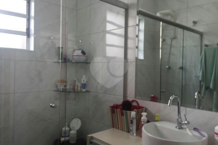 Casa à venda com 3 quartos, sendo 1 suíte, em Santa Teresinha, São Paulo, SP