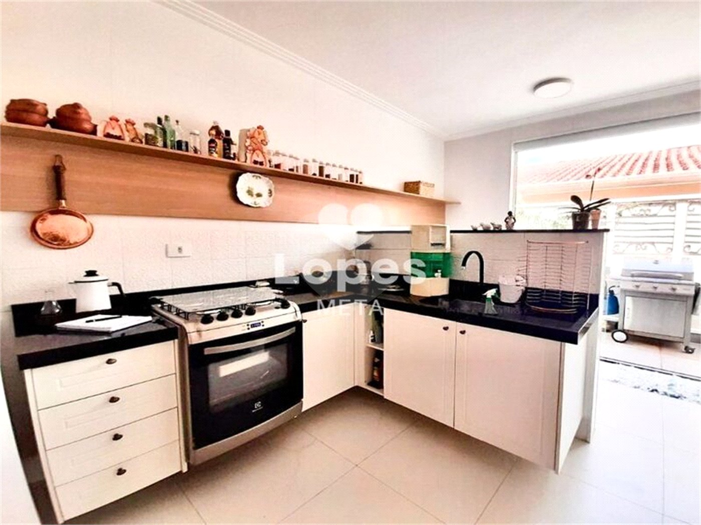 Casa à venda com 3 suítes no condomínio Eldourado, São José dos Campos - SP