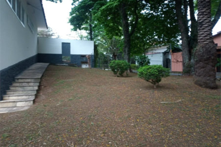 Casa Térrea à venda ou para alugar com 3 quartos, sendo 1 suíte,  em Caxingui, São Paulo, SP