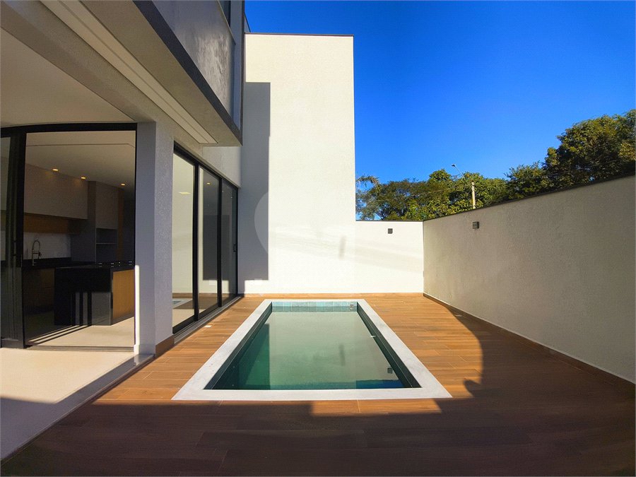 Casa à venda com 3 suítes no condomínio Terras de São Francisco, Sorocaba - SP