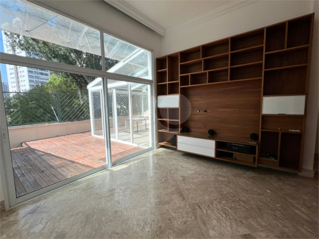 Casa para alugar com 3 quartos, sendo 1 suíte,  no condomínio Res Villeneuve, São Paulo - SP