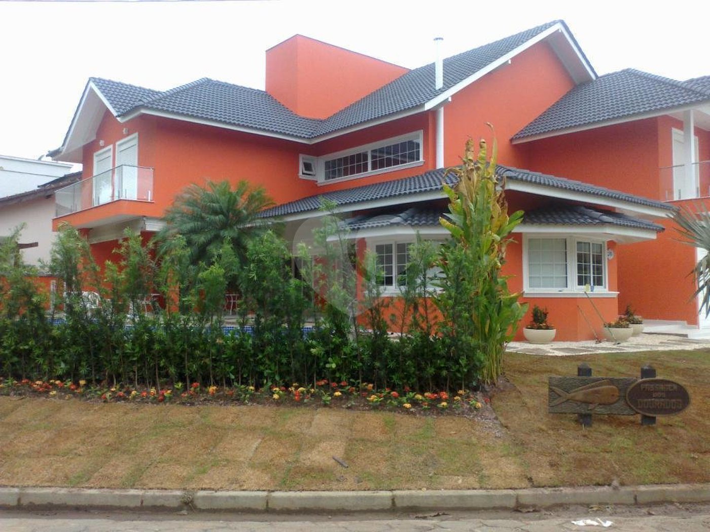 Sobrado à venda com 5 suítes em Enseada, Bertioga, SP