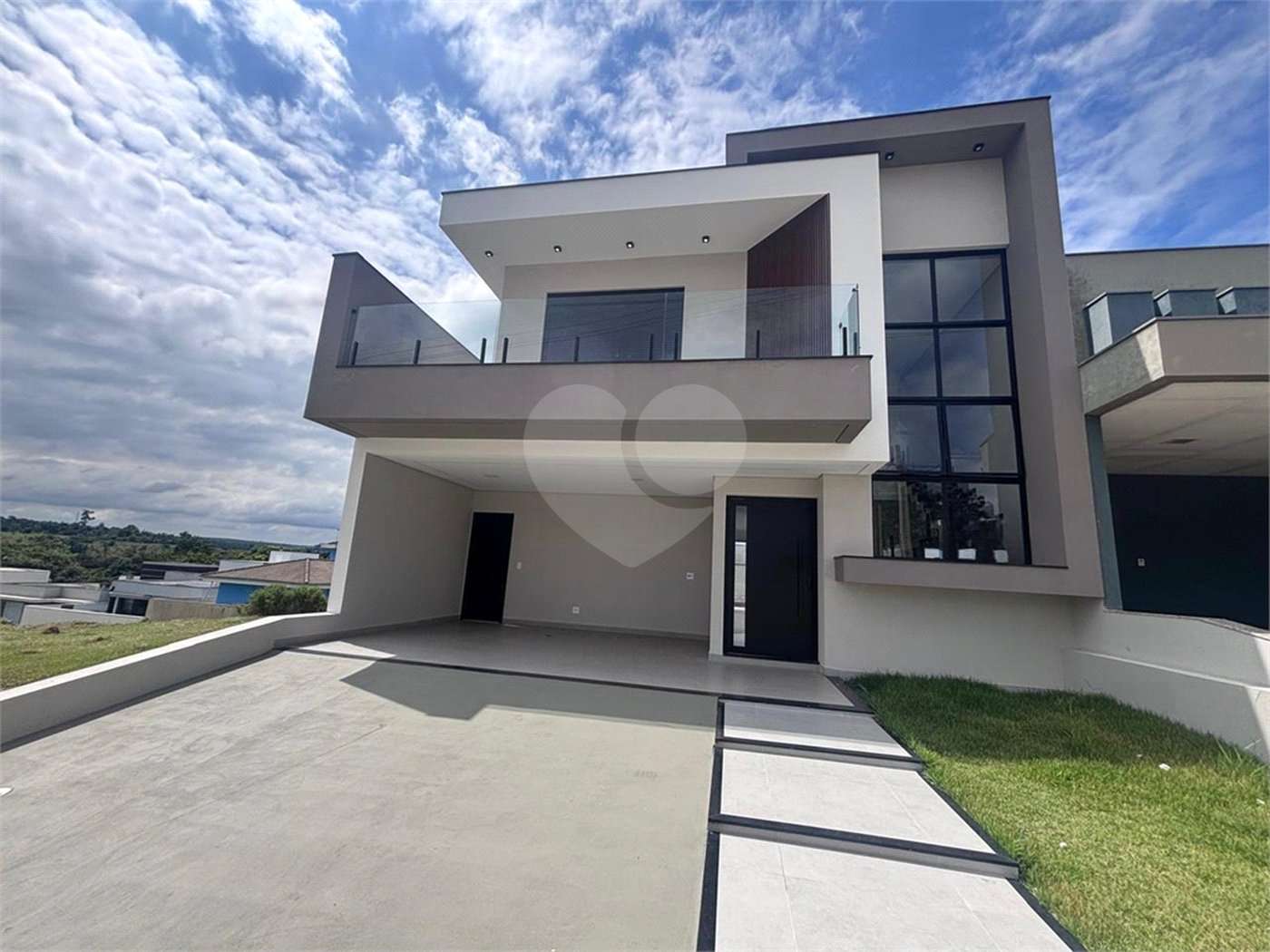 Casa à venda com 3 suítes no condomínio Campos do Conde I e II, Sorocaba - SP